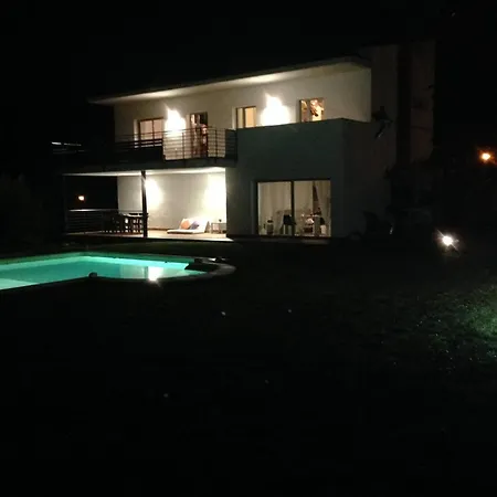 Villa Hauzify I Moiset *