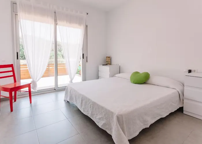 Hauzify I Moiset Willa La Canyera